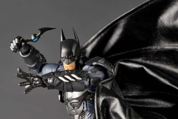 PREORDINE - Kaiyodo Revoltech DC Comics Batman Arkham Knight Super Poseable Action Figure Amazing Yamaguchi - immagine 7