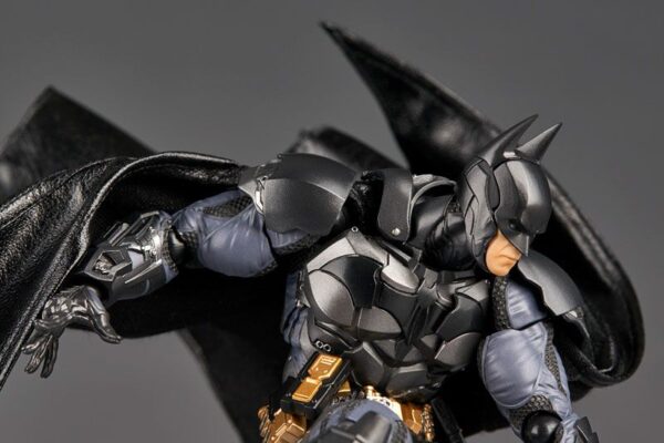 PREORDINE - Kaiyodo Revoltech DC Comics Batman Arkham Knight Super Poseable Action Figure Amazing Yamaguchi - immagine 8